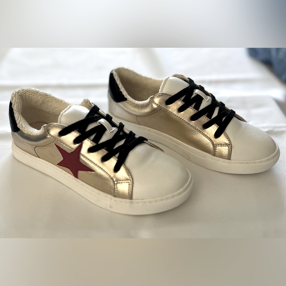 Steve Madden JRezume Sneaker